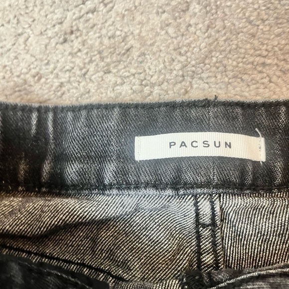 Pacsun Women 25 Short Mom Relaxed Black Denim Daisy Floral Embroidery High Rise - Picture 3 of 12